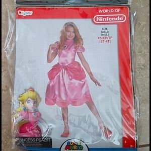 Princess Peach costume